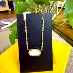 VINTAGE Elisa Gold Pendant Necklace in White